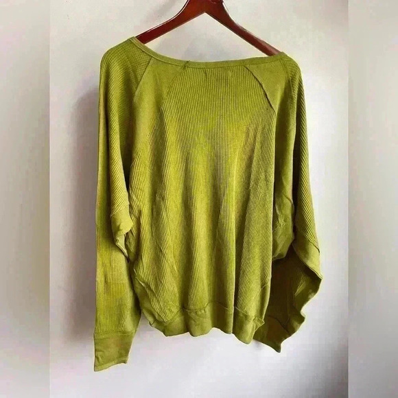 NWT Free People Oversized Santa Clara Thermal Top. Ferngully (Green) Medium $78 - Picture 4 of 4